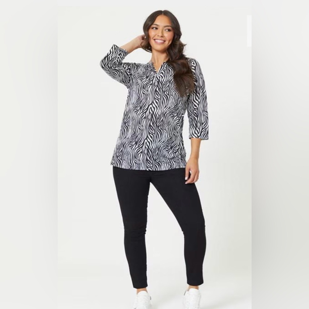 Investments women’s size XL 3/4 sleeve tie, neck, pleaded blouse